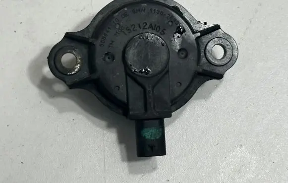 BMW 3 F30 F35 F31 Camshaft vanos timing valve 7593719