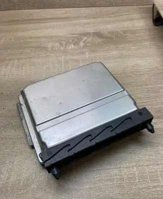 Volvo S60 Engine control unit/module ECU 30637733A 0281011078