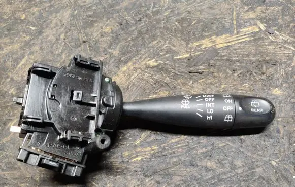 Suzuki Alto Front wiper blade arm S13071