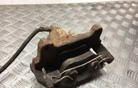 Volkswagen Tiguan Front brake caliper 11819000571