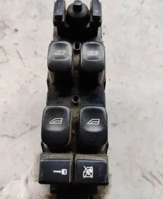 Volvo XC70 Electric window control switch 30773895