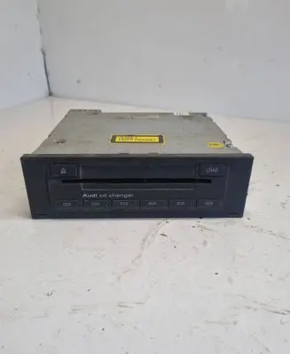 Audi A4 S4 B7 8E 8H CD/DVD changer CFA00093