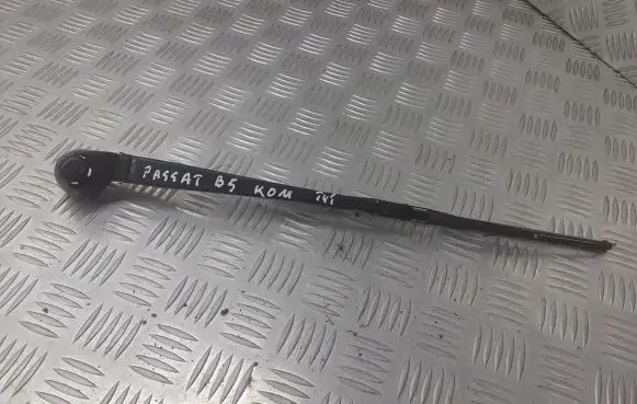 Nissan Primera Rear wiper blade arm