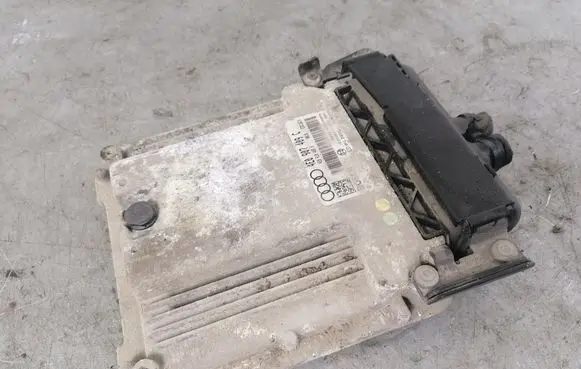 Audi A8 S8 D3 4E Engine control unit/module 4E0907409C