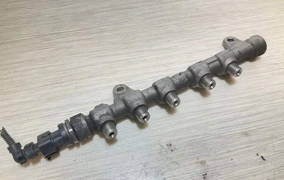 Fuel pressure sensor