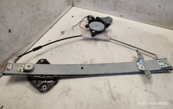 Subaru Outback Rear door window regulator motor 7093