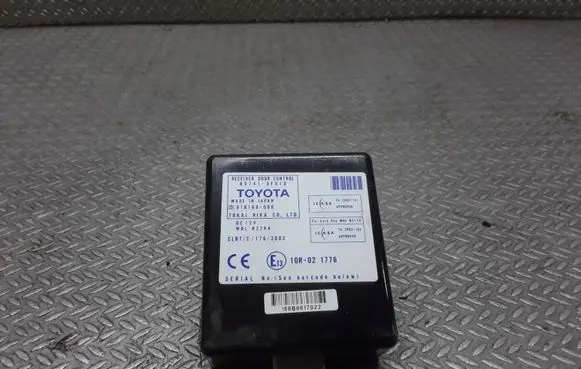 Toyota Corolla Verso AR10 Door control unit/module 897410F010