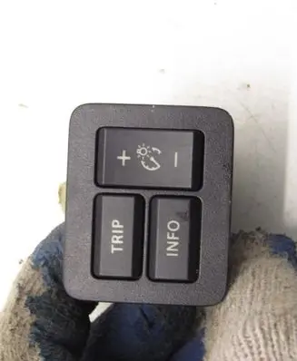 Suzuki Ignis Light switch 75K099