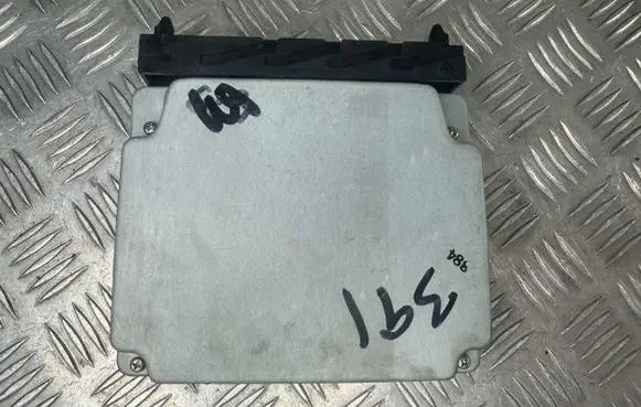 Volvo V70 Engine control unit/module 008840 08642193 MB079708840