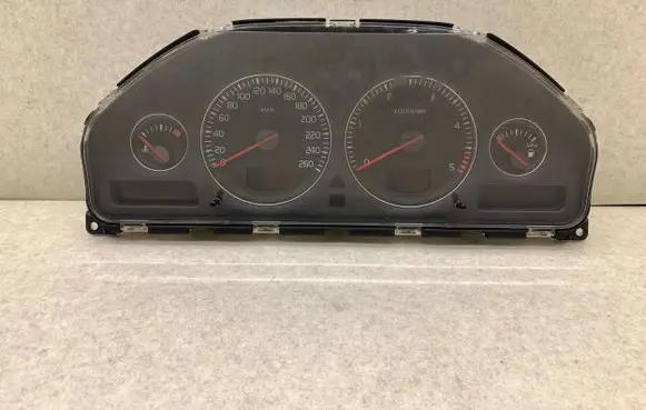 Volvo XC70 Speedometer (instrument cluster) 8602764 69294730T 8673262
