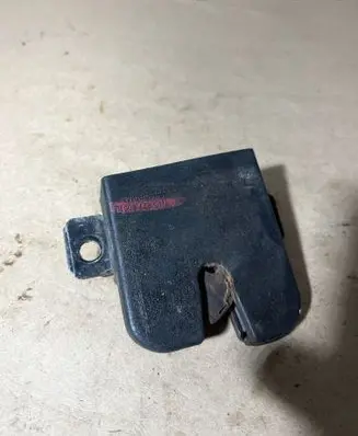 Loading door lock