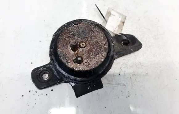 Subaru Legacy Engine mount bracket