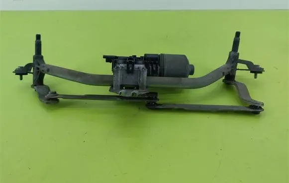 Front wiper linkage