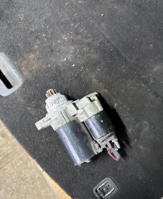 Volkswagen Golf IV Starter motor 0001120400