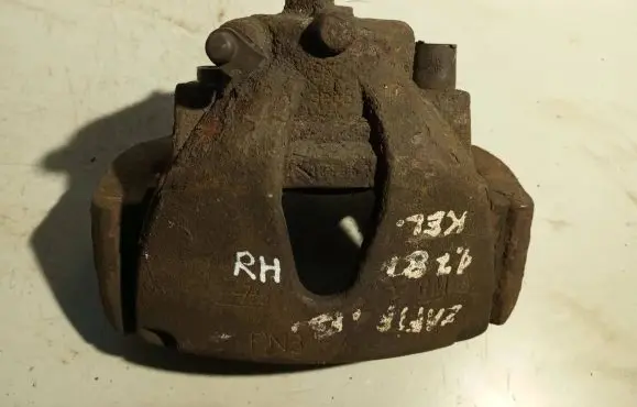 Opel Zafira B Front brake caliper