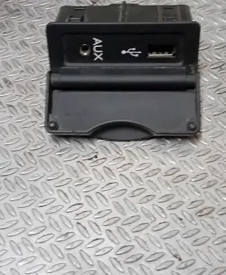 Renault Laguna III USB socket connector 280230002R 093703