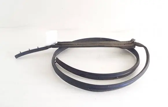 Volkswagen Sharan Rubber seal sliding door (on door) 7N0809876