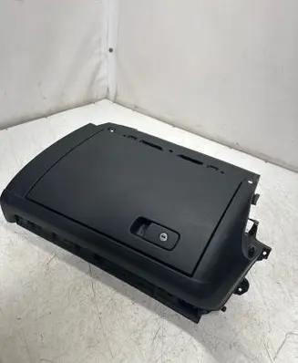 Volkswagen PASSAT B7 USA Glove box 561857135