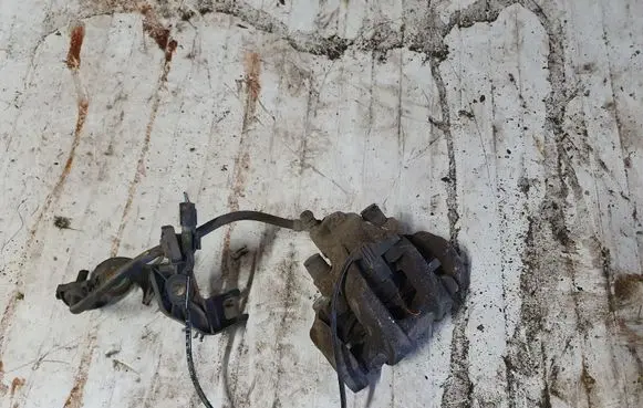 Mercedes-Benz ML W164 Rear brake caliper NOCODE