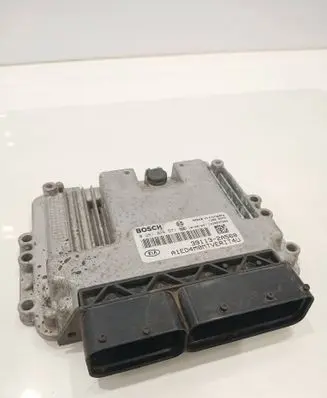 KIA Ceed Engine control unit/module 391132A560 0281016571 1039S37868
