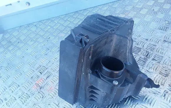 Renault Megane III Air filter box 8200820922 8200947663