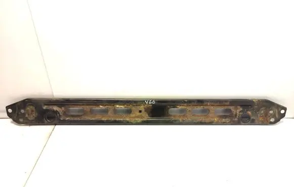 Volvo V60 Radiator mount bracket 31368100