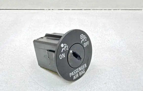 Passenger airbag on/off switch
