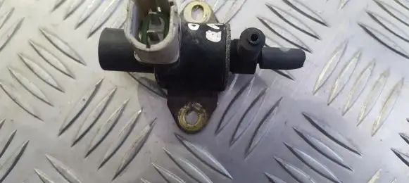 Volvo S40, V40 Turbo solenoid valve 7700875012