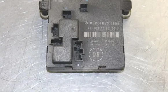 Mercedes-Benz E W211 Door control unit/module 2118201626