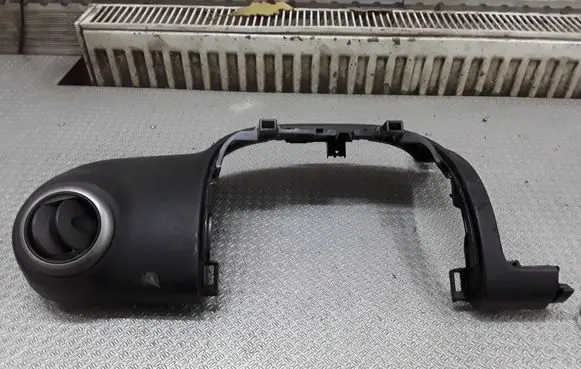 Nissan Note (E11) Dashboard side end trim 682009U100