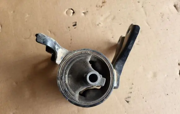 Citroen C4 Aircross Engine mount vacuum valve 