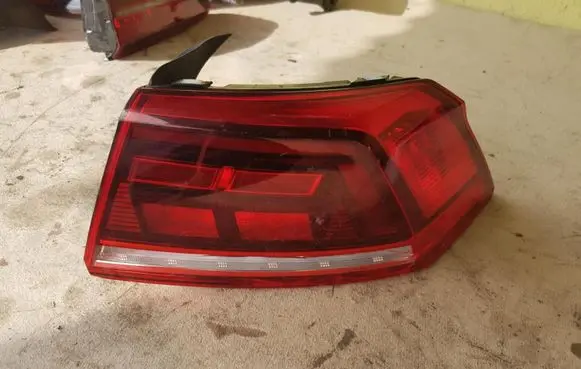 Volkswagen Tiguan Rear/tail lights 3G5945096H