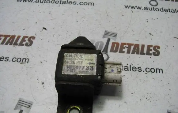 Mitsubishi Outlander Airbag deployment crash/impact sensor MR587733