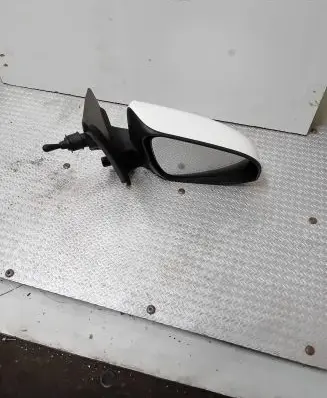 Peugeot 108 Manual wing mirror 232631018