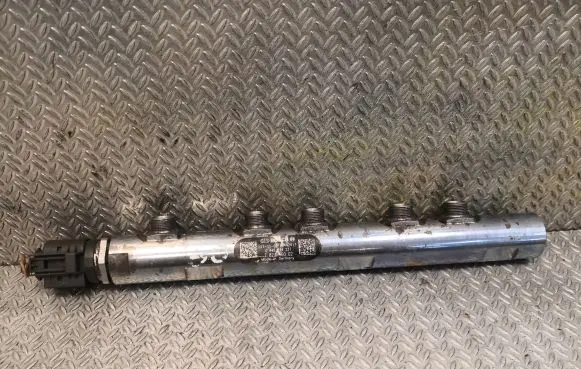 Mini Cooper Countryman R60 Fuel main line pipe 7823460