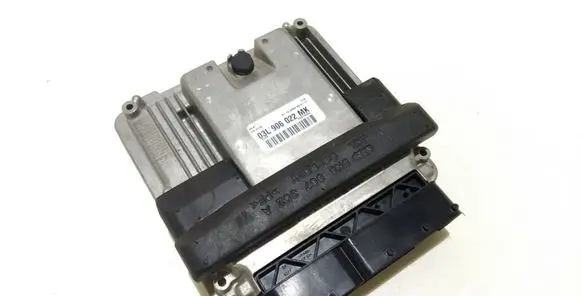 Audi A5 8T 8F Engine control unit/module 03L906022MK 0281015583