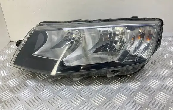 Skoda Octavia Mk3 (5E) Headlight/headlamp 5E2941015