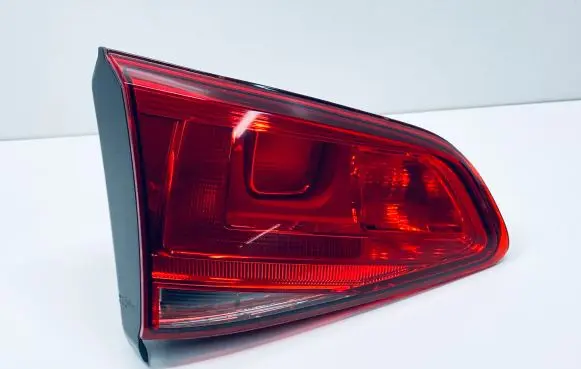 Volkswagen Golf VII Tailgate rear/tail lights 5G0945093M