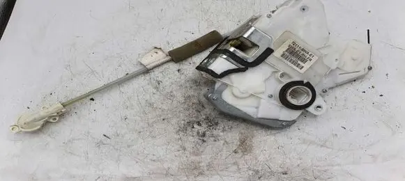 Honda CR-V Front door lock 72111SWAE1