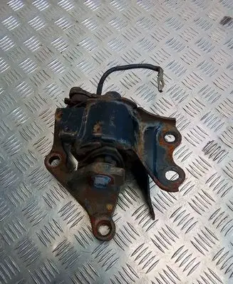 Mazda 6 Engine mount bracket
