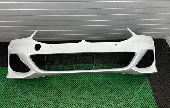 BMW 8 G15 Front bumper 8076177