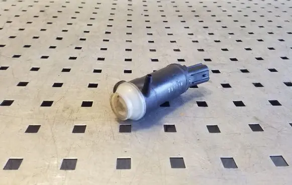 Subaru Legacy Windscreen/windshield washer pump