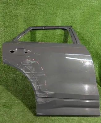 Audi Q2 - Rear door 