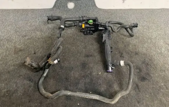 Thermostat/thermostat housing