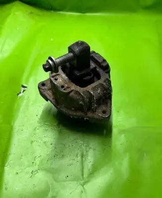 BMW 5 F10 F11 Engine mount bracket 686235 22114081571