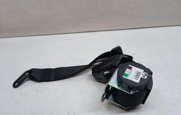 BMW 1 E82 E88 Rear seatbelt 6981480
