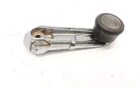 Audi 80 90 B3 Front door window winding handle 443837581D