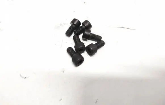 Volkswagen PASSAT B5 Nuts/bolts 