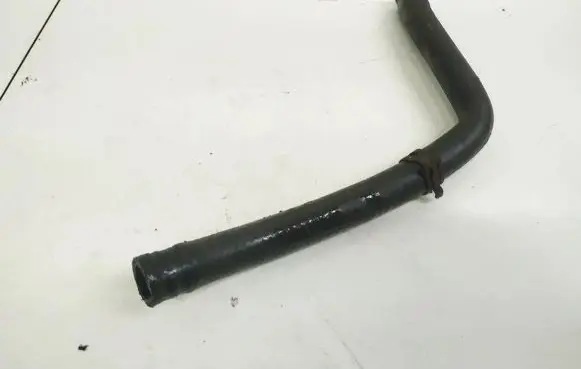 Volkswagen PASSAT B5.5 Engine coolant pipe/hose