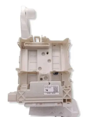 Peugeot 108 Fuse module 827300H030A 4H080076